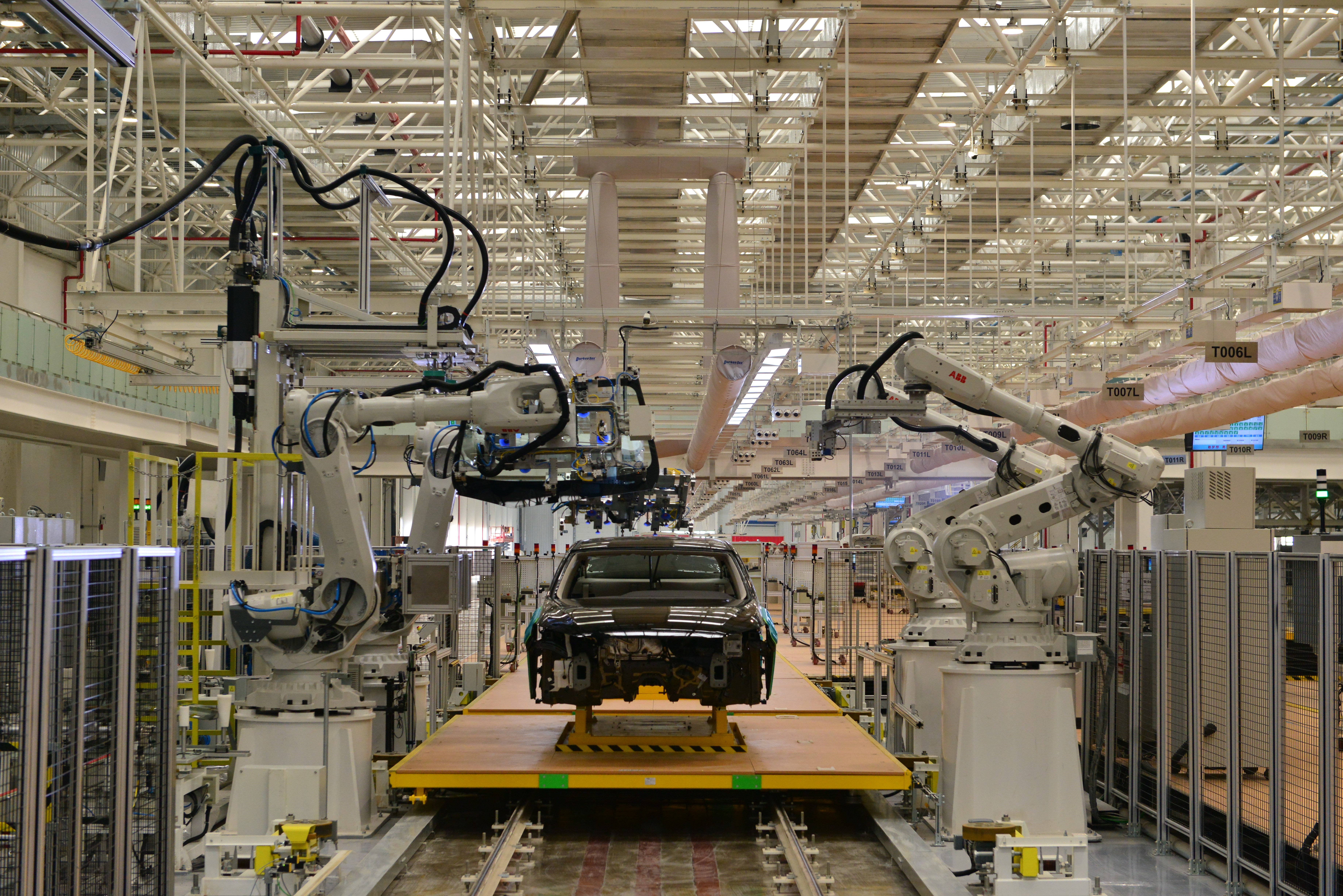 52秒下線一臺汽車、1分鐘生產線切換 廣汽傳祺打造自我感知工廠